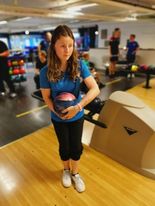 13-årige Madelen, fra Molde, er i ledelse på global leaderboard i bowling! - thumbnail