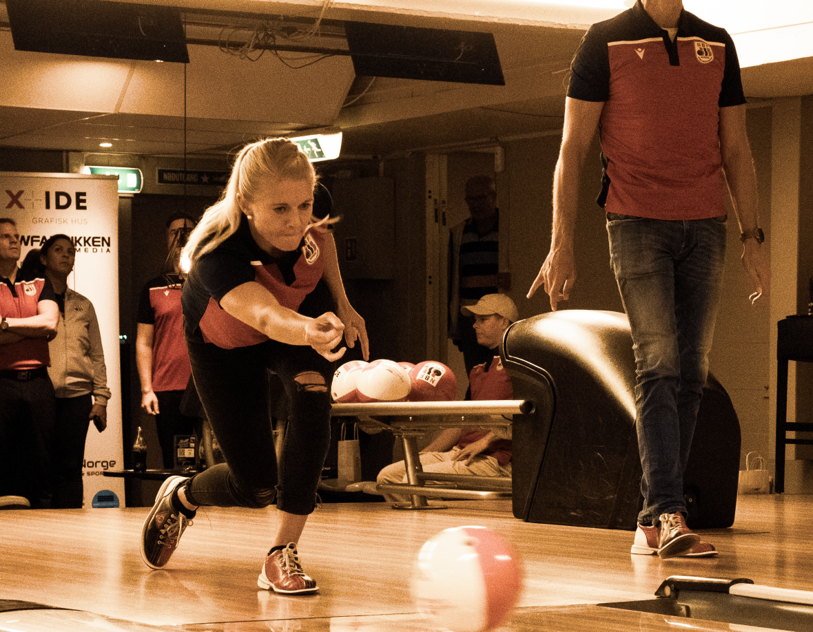 Disse vant singeløvelsen under Bowling Celebrity Invitational 2021 - thumbnail